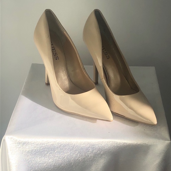 GUESS? Patent Pointed Pumps - Picture 2 of 5